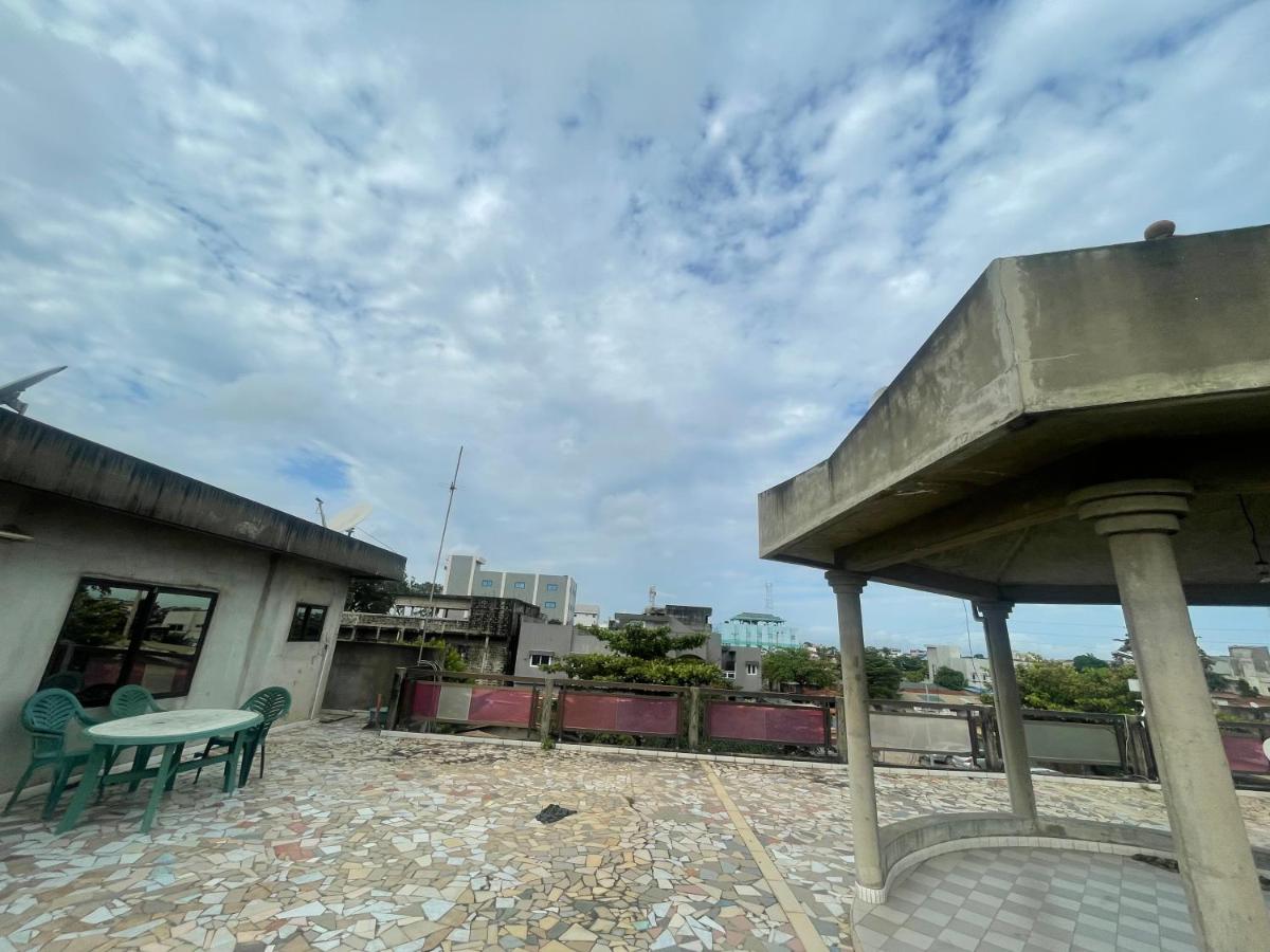 Studio cosy avec vaste terrasse - Bed and Breakfast Cotonou