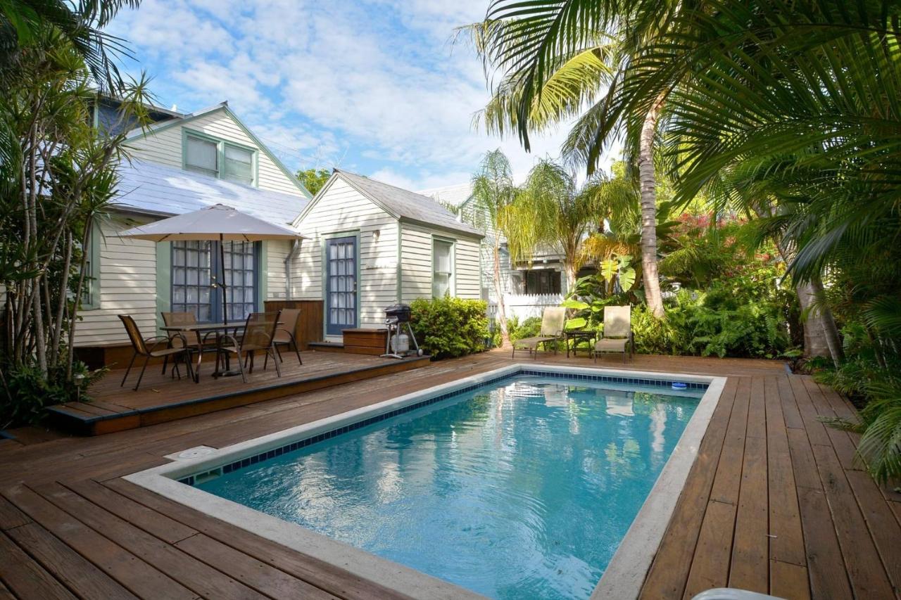 B&B Key West - First Breath by AvantStay Close to Old Town w Pool Month Long Stays Only - Bed and Breakfast Key West
