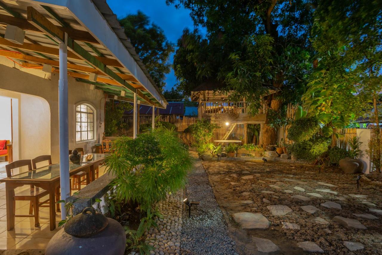 Villa Raya 5mins to Vigan with Bonfire Pit, Garden & Parking - B&B San Vicente