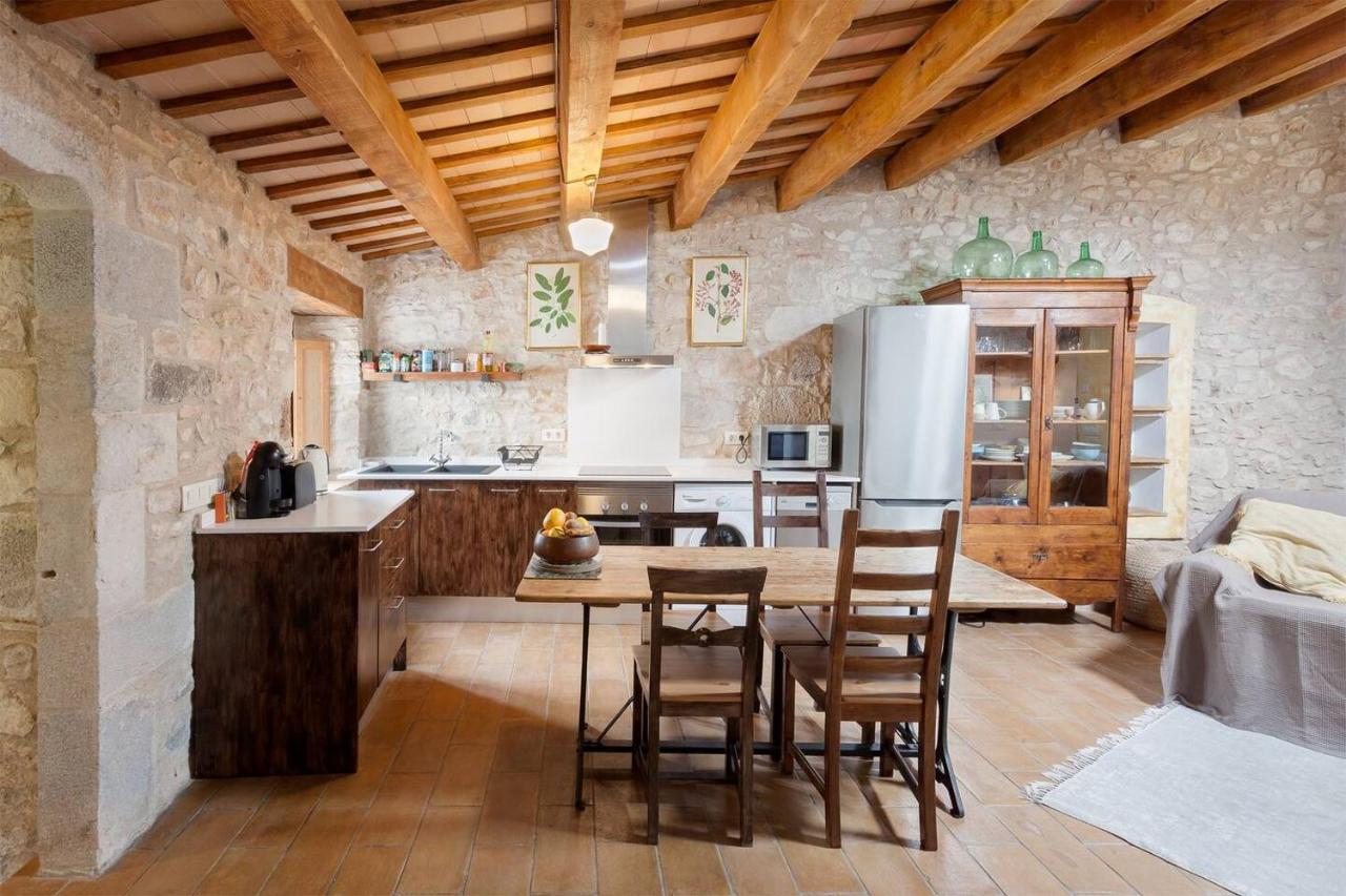 B&B Gerona - Can Feliu, Masia Stone House, Apartment and Ground-Floor apartment, Sant Daniel-Girona - Bed and Breakfast Gerona