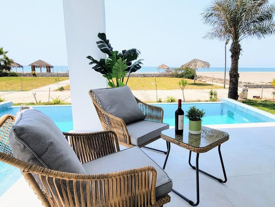 HERMOSA CASA CON PISCINA FRENTE AL MAR - PRIMERA FILA - Chambres d'hôtes Chincha Baja