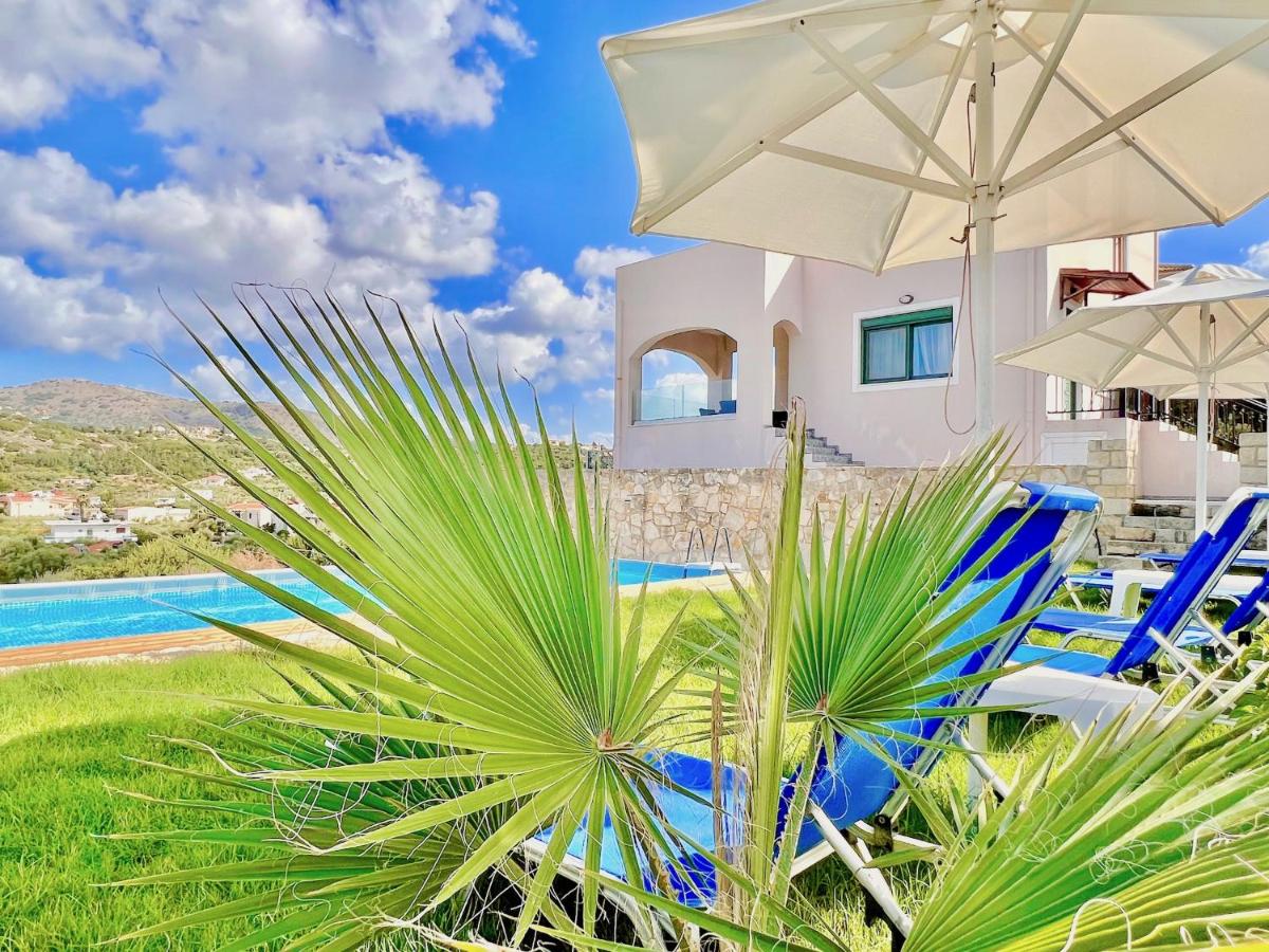 Beach Villa Evgenia with private pool by DadoVillas - B&B