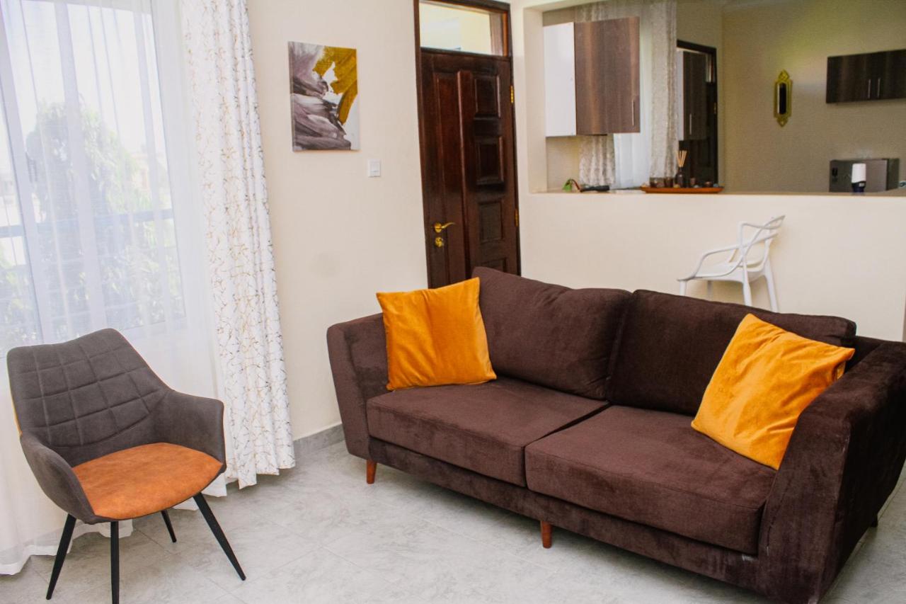 B&B Mombasa - Twin Palms Apartments, Bamburi, Mombasa - Bed and Breakfast Mombasa