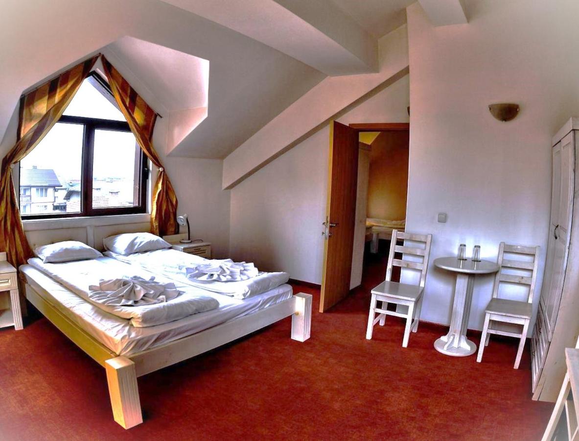 Family Room with Mountain View