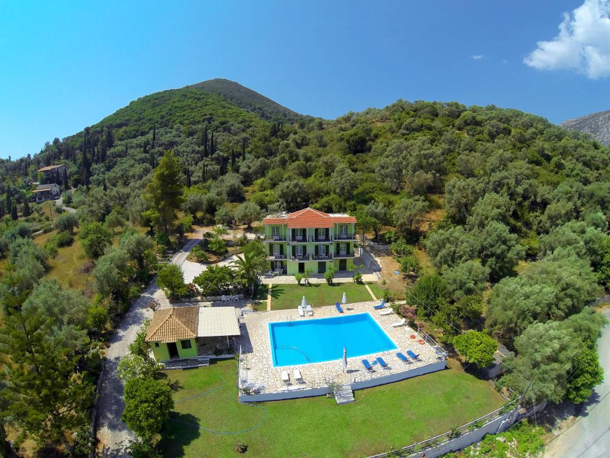 Vliho Bay Suites & Apartments - B&B Yénion