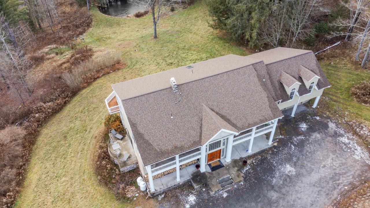 Maplewood Manor 8BR, Hot Tub, Gym, Fire Pit - B&B