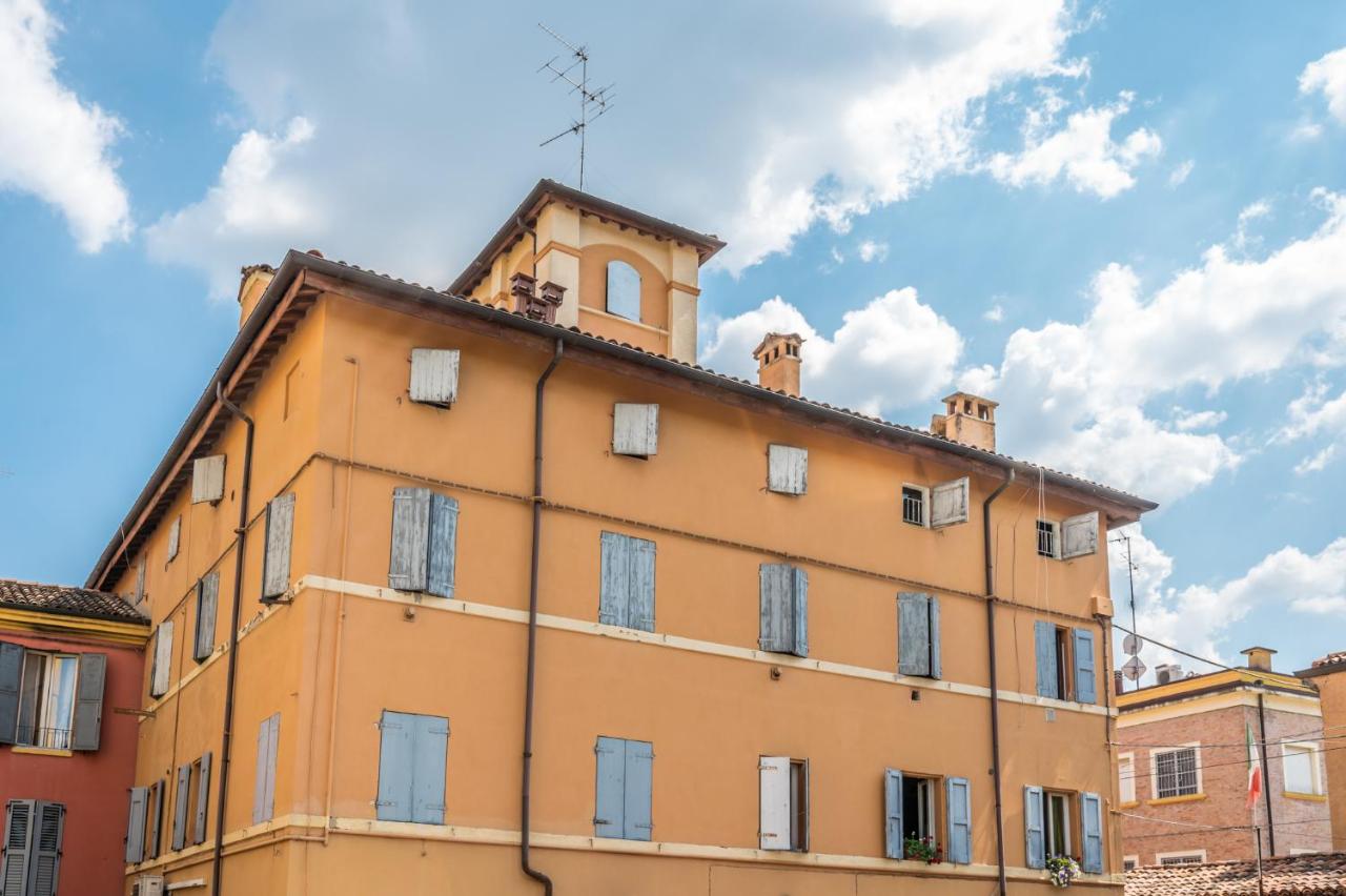 Nella CORTE DEL MULINO, 1 passo dal centro con parcheggio - B&B