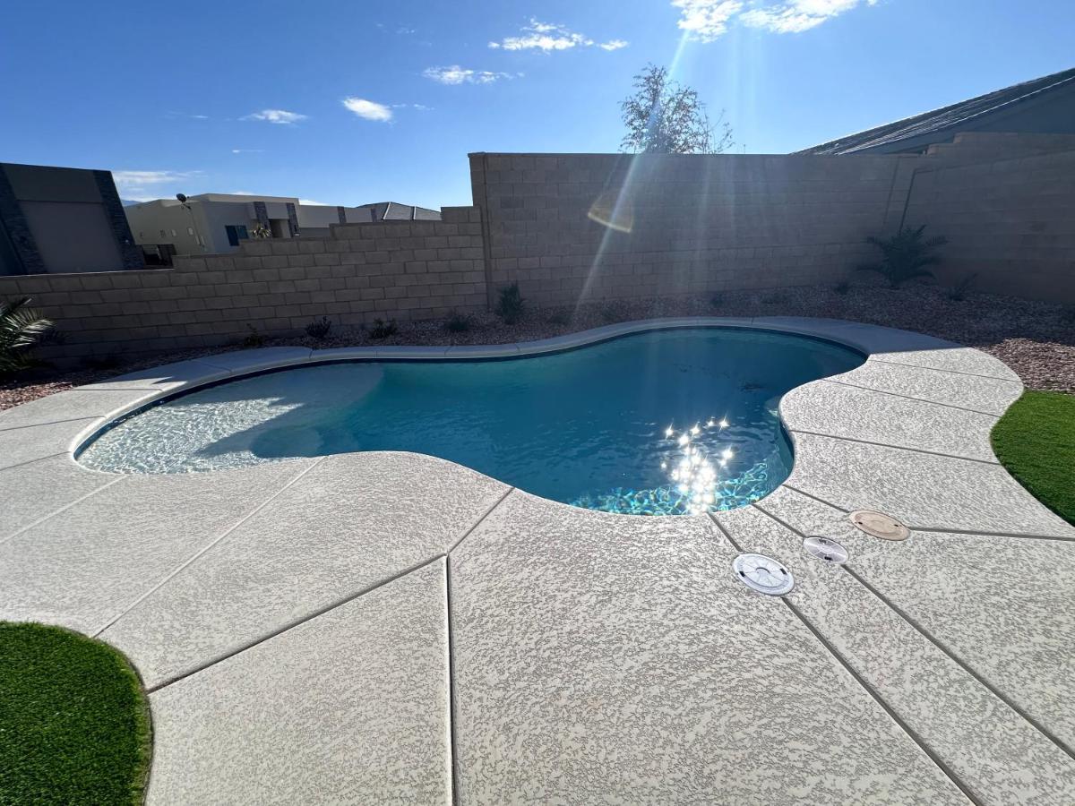 4BR Oasis - Pool and Spa - Near Golf and Casinos - B&B Mesquite