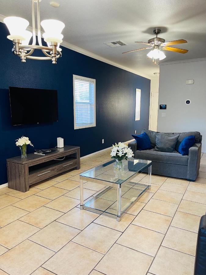 B&B Las Vegas - 3BR King Suite/Near Strip/Wi-Fi - Bed and Breakfast Las Vegas