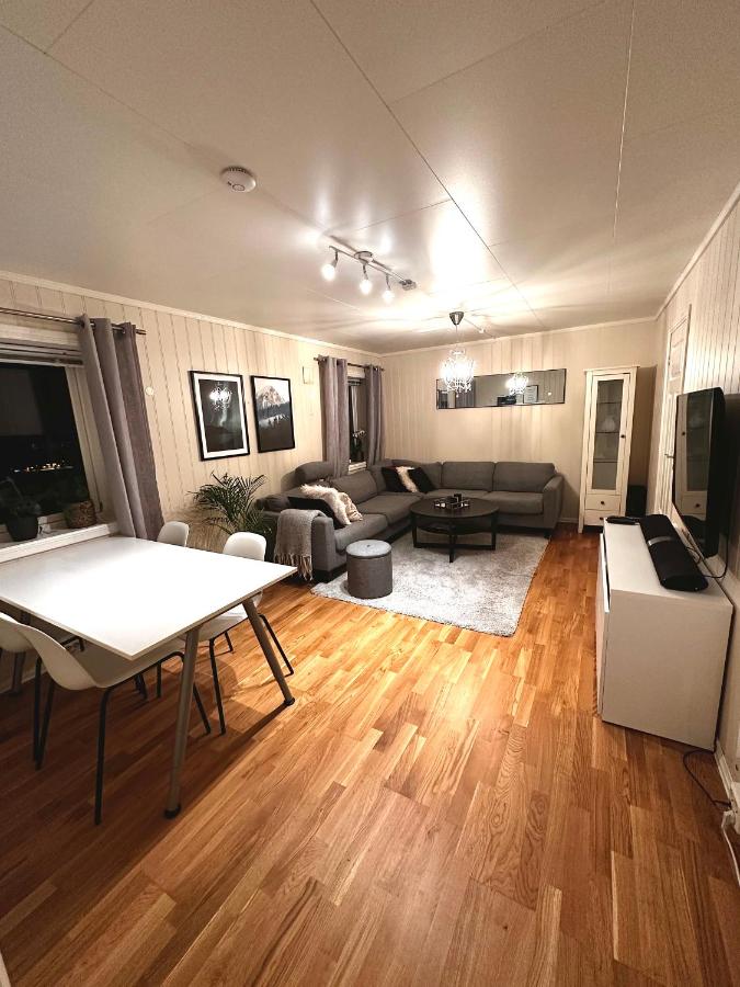 Cozy 2-Bed Apartment on the top of Tromsø! - B&B Tromsø