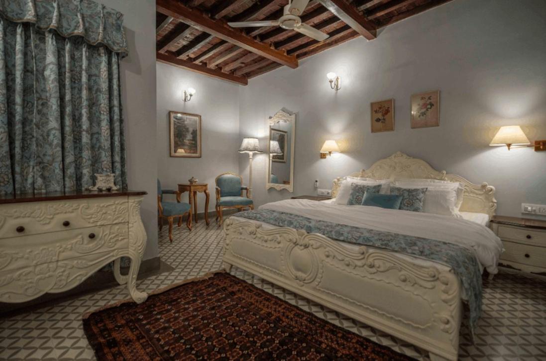 Deluxe Zimmer mit Kingsize-Bett