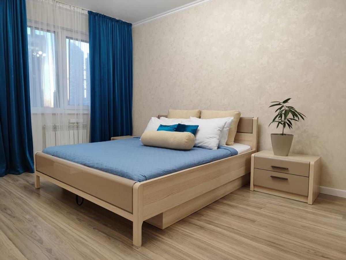 B&B Astana - 51 с КОНДИЦИОНЕРОМ 2х комн с 2мя кроватями,раскладным диваном и раздельным санузлом - Bed and Breakfast Astana
