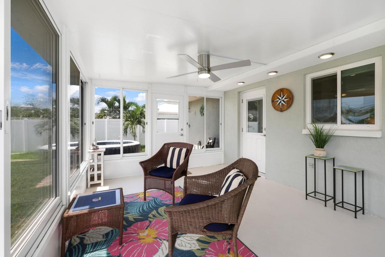 Couples Retreat, Hot Tub, 4 mins to Beach - Ferienwohnung