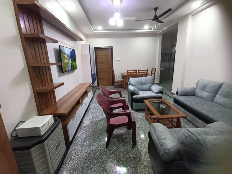 Servostay Tirupati - New Fully Furnished 2 BHK Flat #101 - B&B