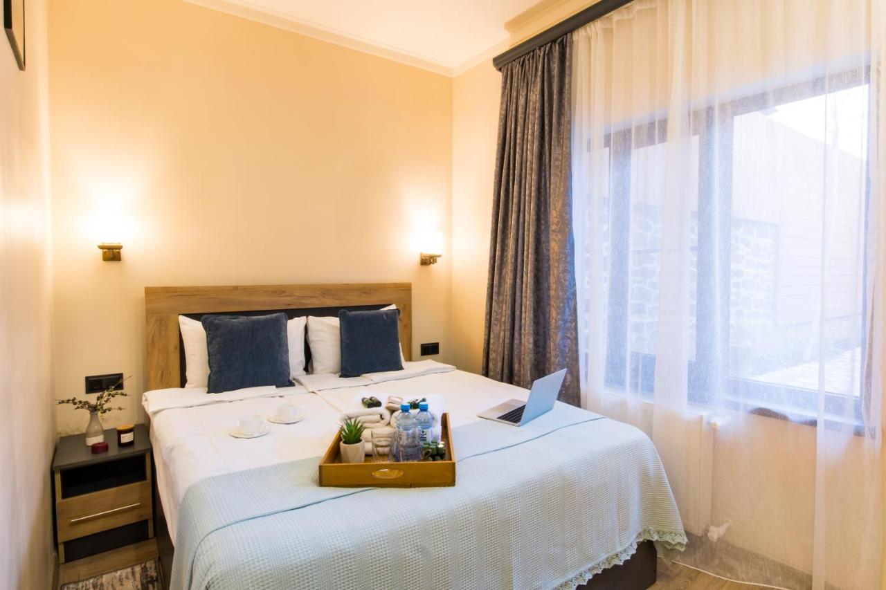 hotelise l Porthos Apartment - Bed and Breakfast Jerevan