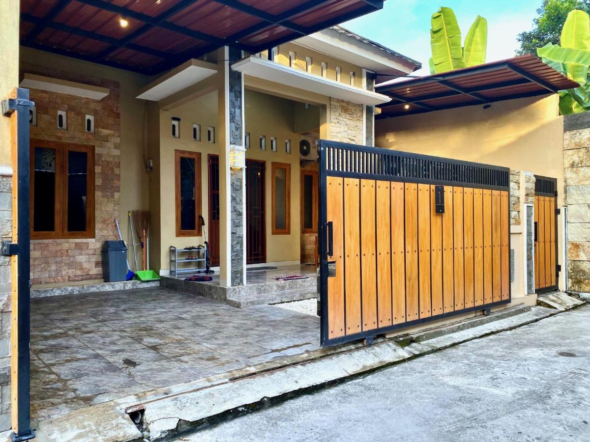 DMoon Villa - Bed and Breakfast