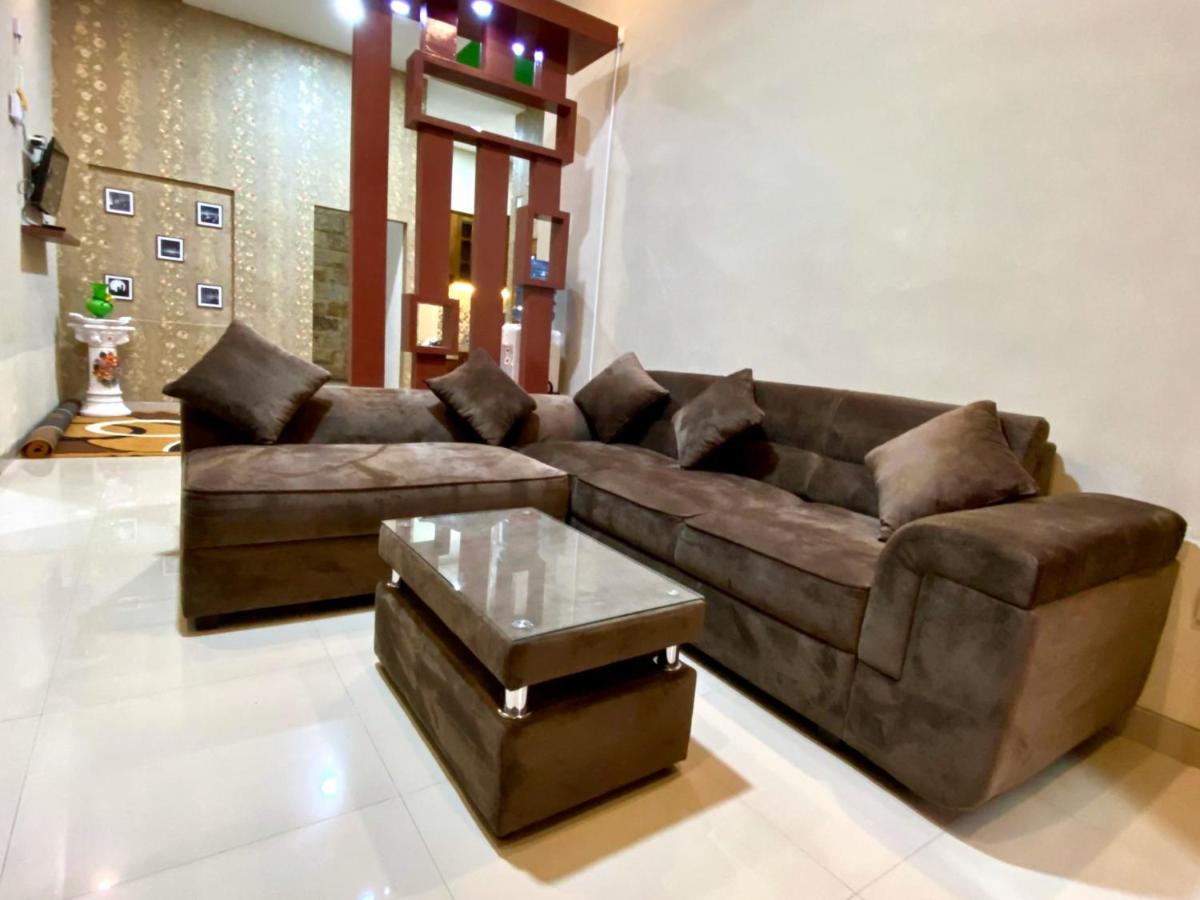 B&B Jogjakarta - DMoon Villa - Bed and Breakfast Jogjakarta