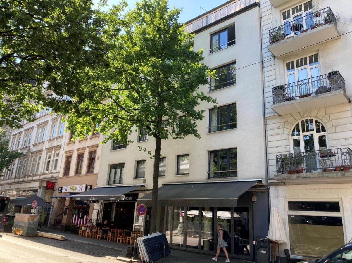 Schöne Wohnung nähe von HBF und Alstersee - B&B