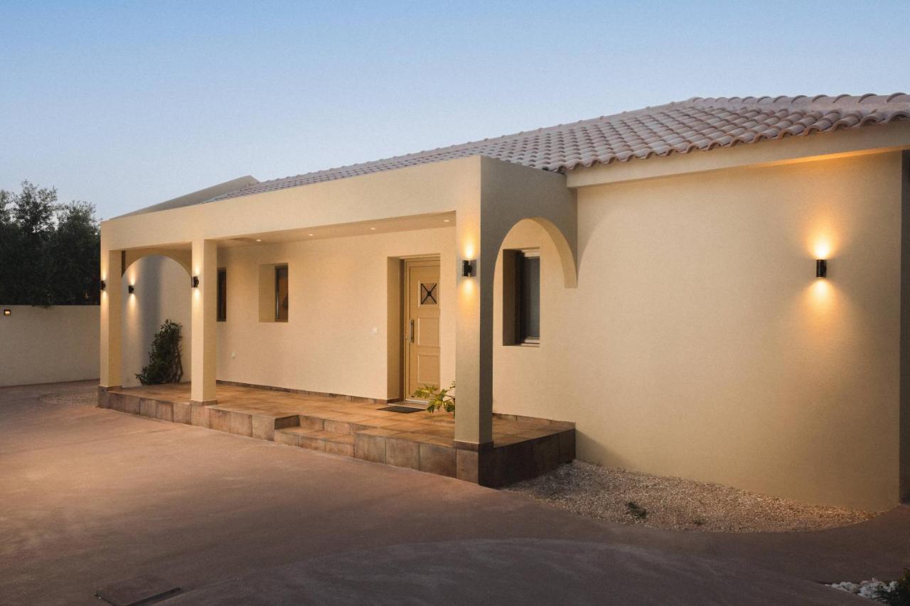Nono's Fioro Premium Houses, By TK Property Management - B&B Gaïtánion