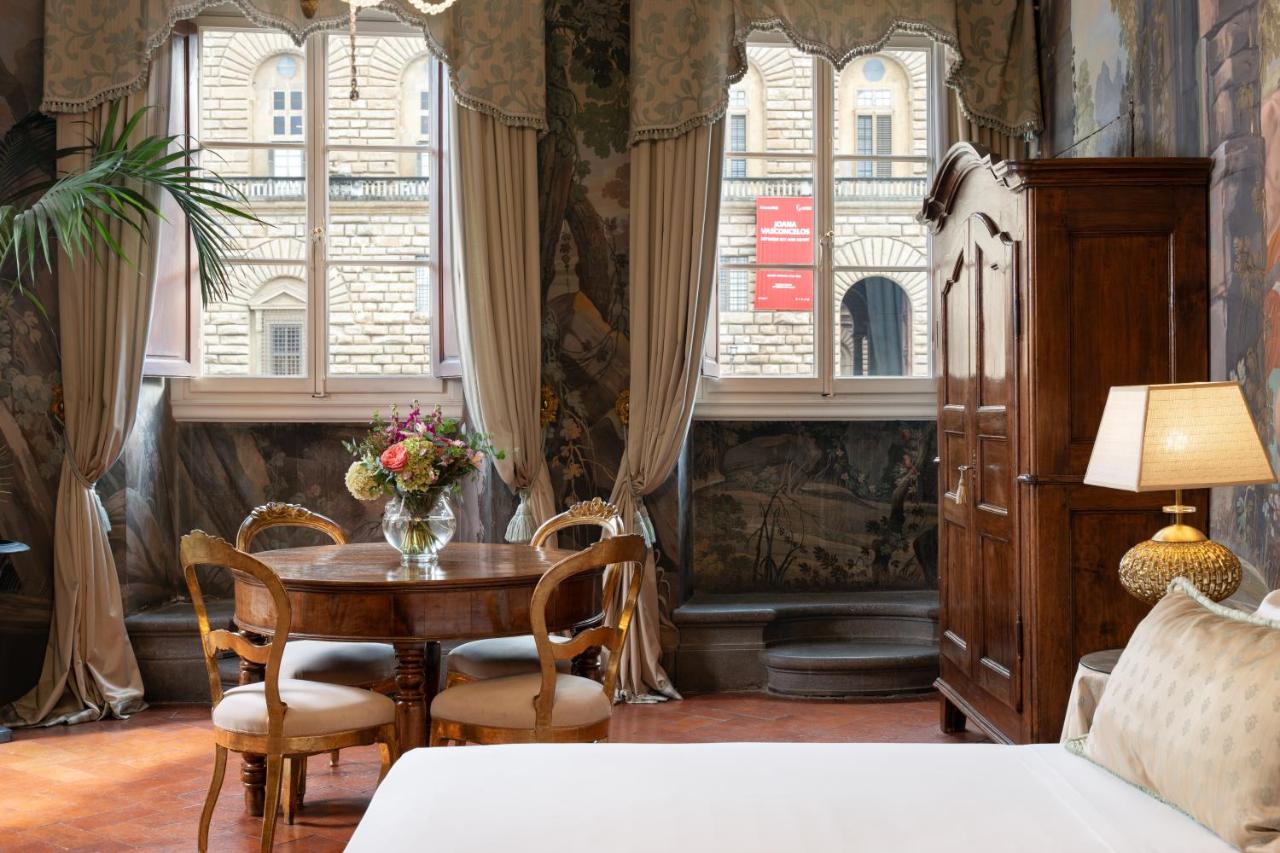 Suite mit Kingsize-Bett und Whirlpool