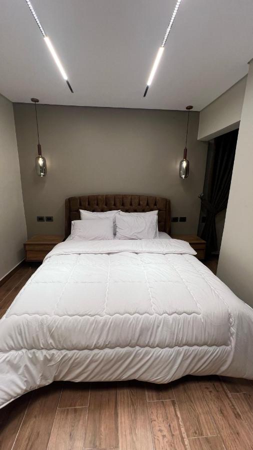 Luxury apartment El Mohandessen - B&B
