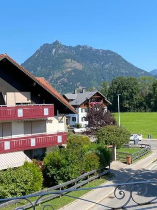 Ferienwohnung im Allgäu-sonnigen Balkon und Alpenpanorama, 5 min zum See - Ferienwohnung