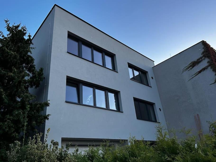 Byt v rezidenční čtvrti Prahy 6 - Chambres d’hôtes