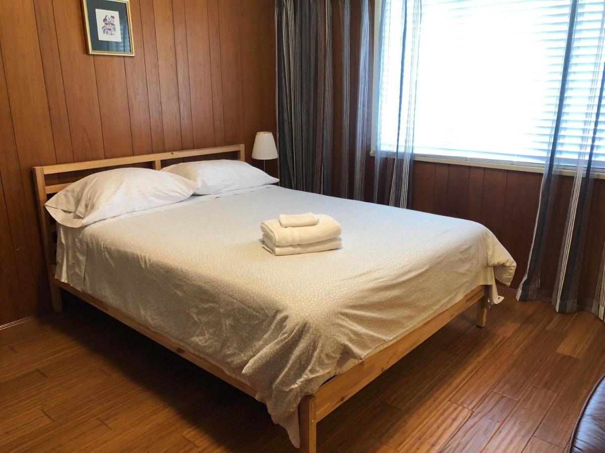 B&B Vancouver - Cozy Modern Guest Home Close to Downtown Vancouver Sights & Supermarket - Bed and Breakfast Vancouver