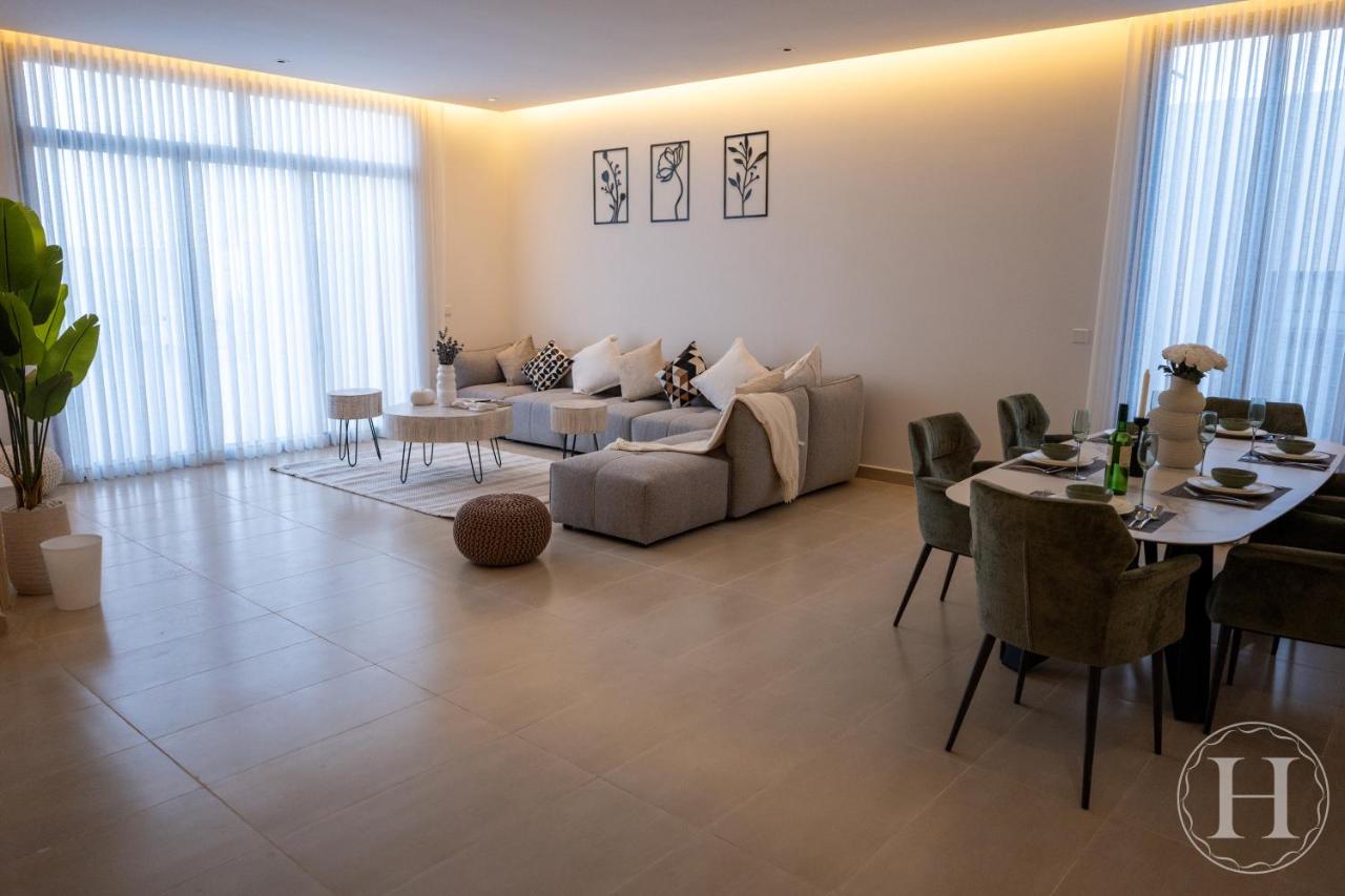B&B Riad - Luxury Apartment 3 Bedroom & Rooftop, Irqah Riyadh - Bed and Breakfast Riad