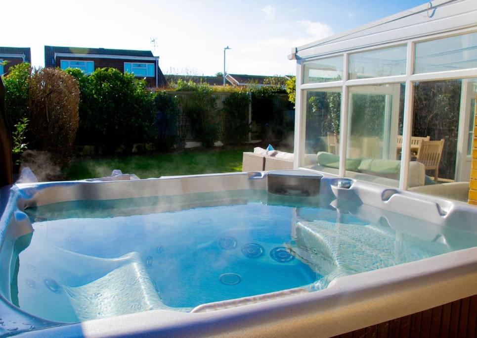 Botany Bay House with Hot Tub, close to Beach - B&B