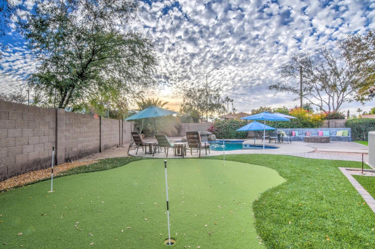B&B Gilbert - Resort Style Desert Oasis, Pool, Golf, Billiards & Ping Pong - Bed and Breakfast Gilbert