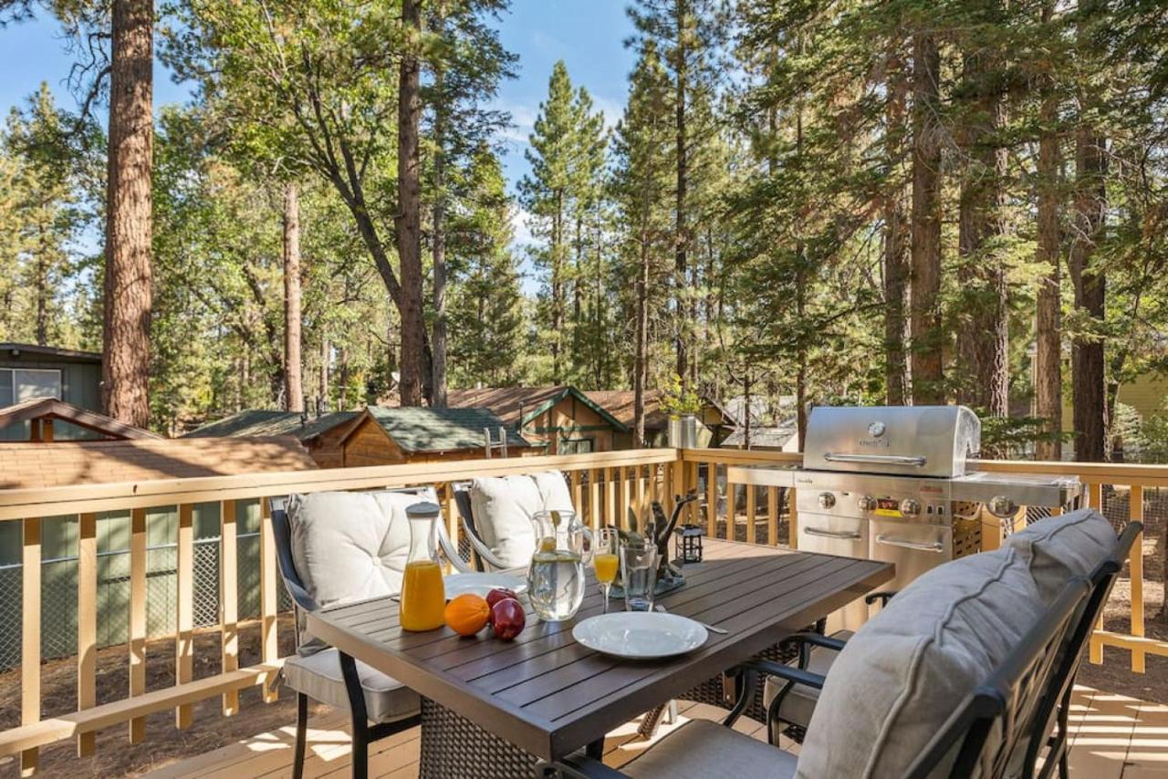 Storybook Cottage Near Slopes - B&B Big Bear Lake