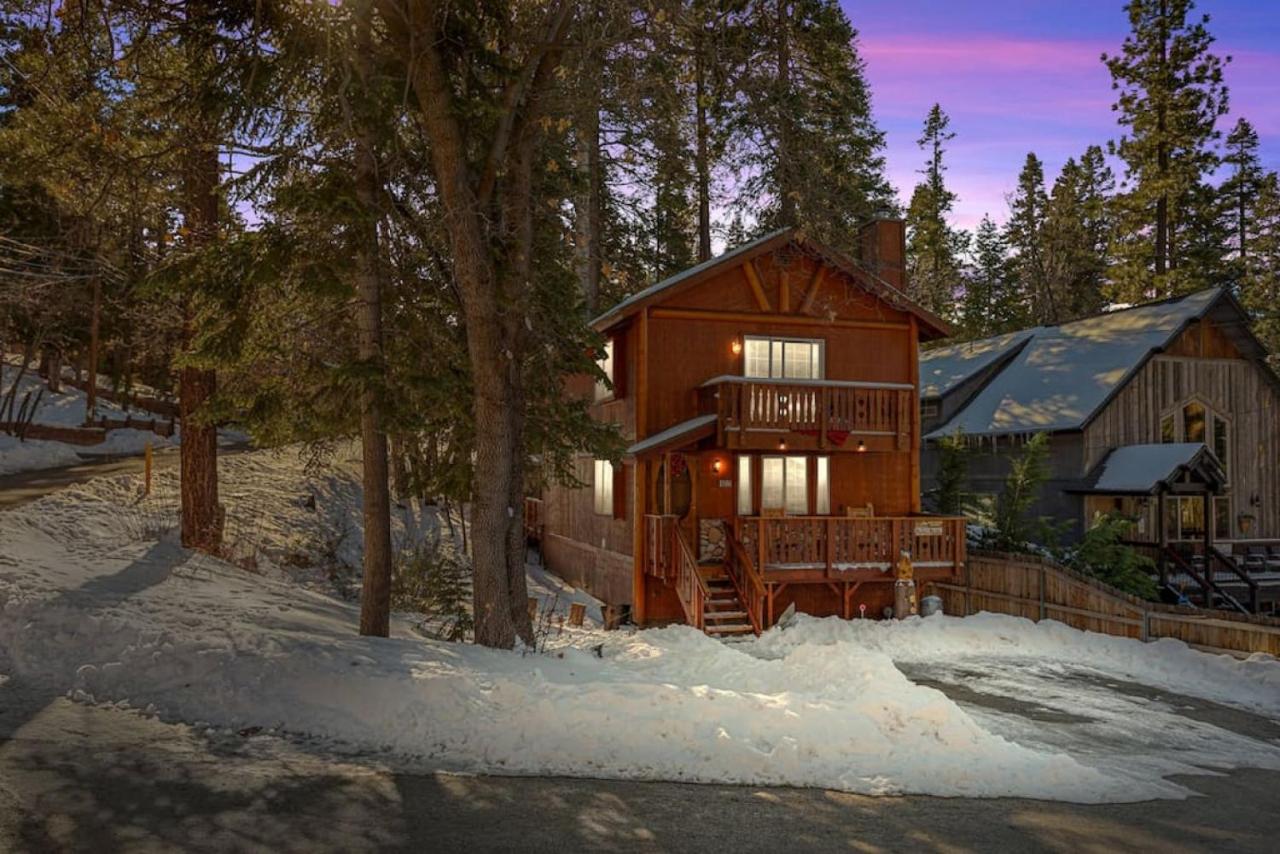 B&B Big Bear Lake - Moon Bears Modern Chic Dog Friendly Cabin - Bed and Breakfast Big Bear Lake