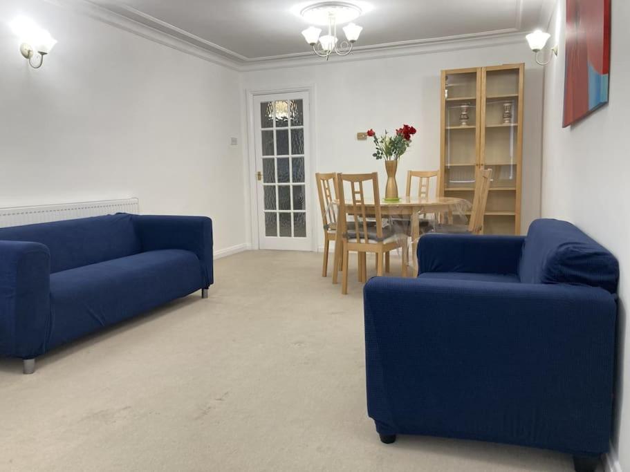B&B Birmingham - Spacious two bed flat with free secure parking - Bed and Breakfast Birmingham