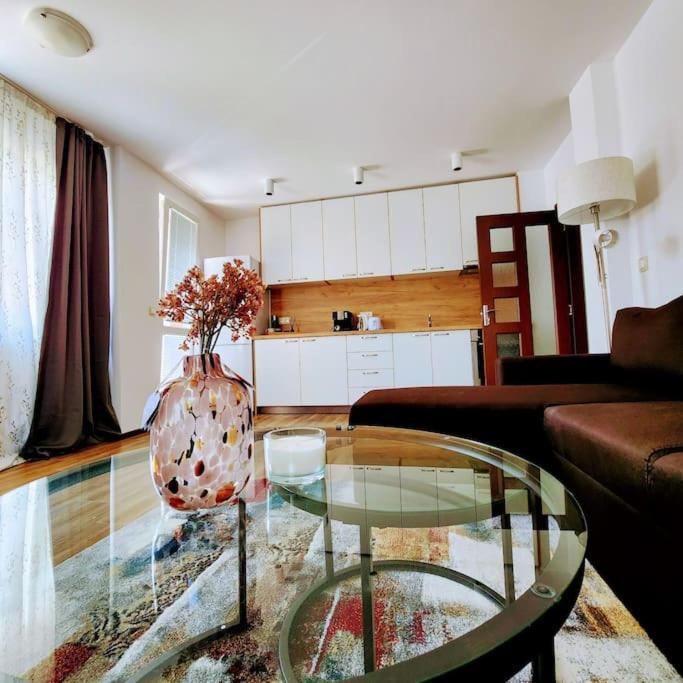 B&B Sofía - Aпартамент-София/ Newhome lux apartment - Bed and Breakfast Sofía