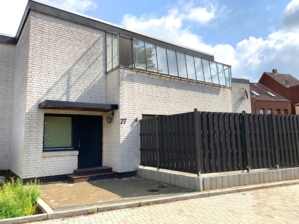 Ferienwohnungen Arp "Beach House" mit Terrasse und Parkplatz - Ferienwohnung Itzehoe