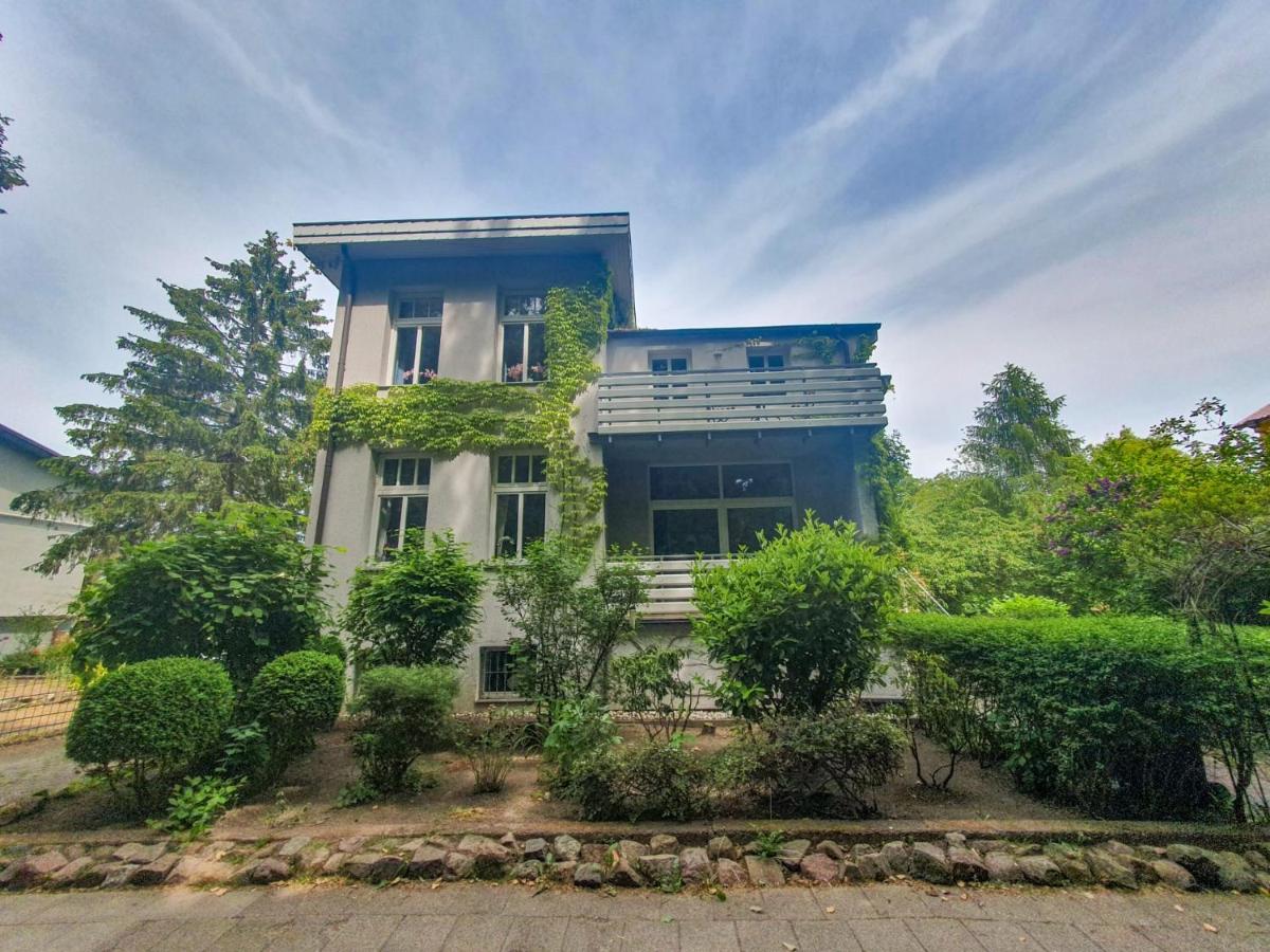 DEUTSCHE VILLA - DELUXE APARTMENT mit Sauna und großem Garten - B&B