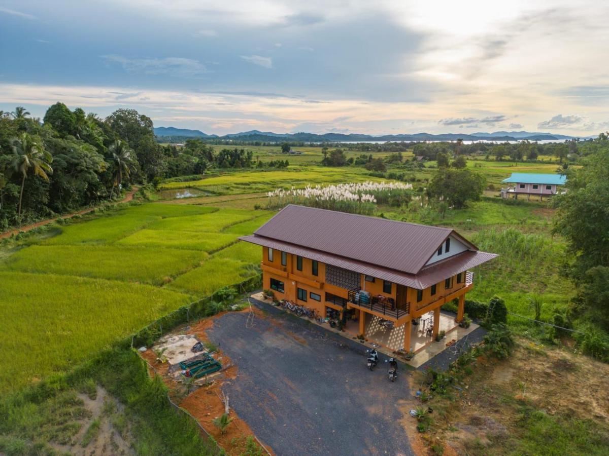 BaanBaan Homestay - B&B Chian Yai