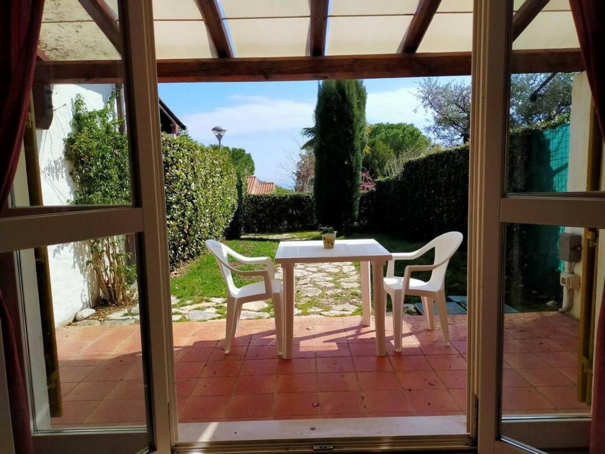 Villetta Bilocale con PISCINA e SPIAGGIA incluse Taunus Vacanze cod 354 - Ferienwohnung Sirolo
