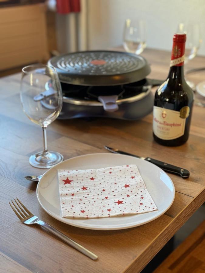 Appartement T2 ambiance chalet centre village proche des commerces et des pistes WIFI - B&B