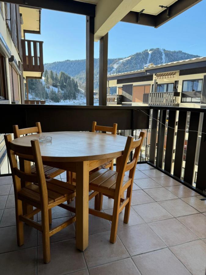 Appartement T2 ambiance chalet centre village proche des commerces et des pistes WIFI - Chambres d'hôtes La Clusaz