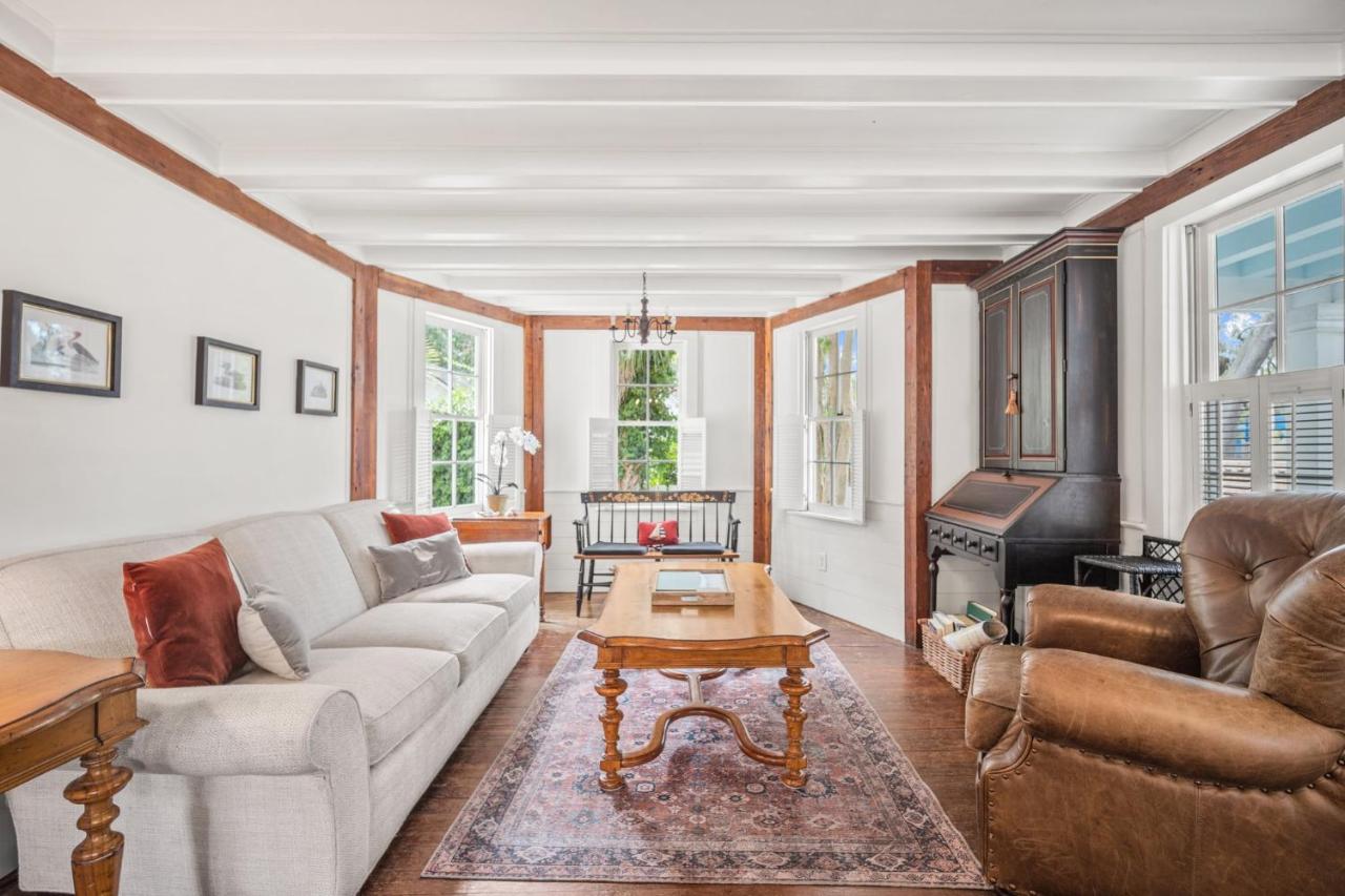 The Sandpiper - Just Steps to Downtown Beaufort and Beaufort River - Chambres d’hôtes Beaufort