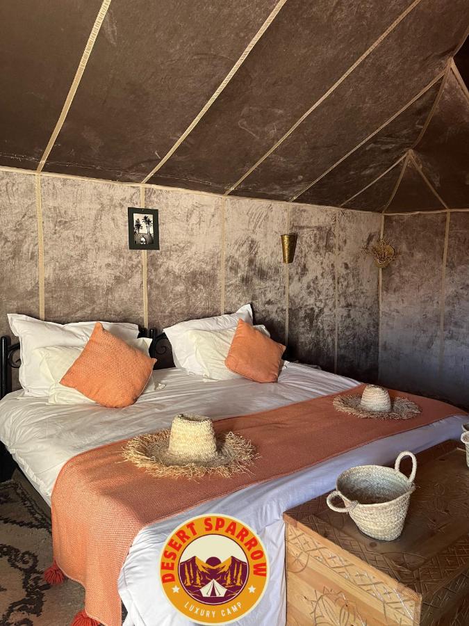 B&B Merzouga - Desert Sparrow Luxury Camp - Bed and Breakfast Merzouga