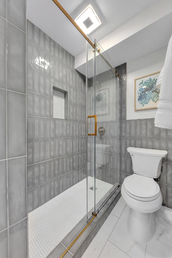 Downtown Condo Walk To Mercedes Benz Stadium - B&B Atlanta