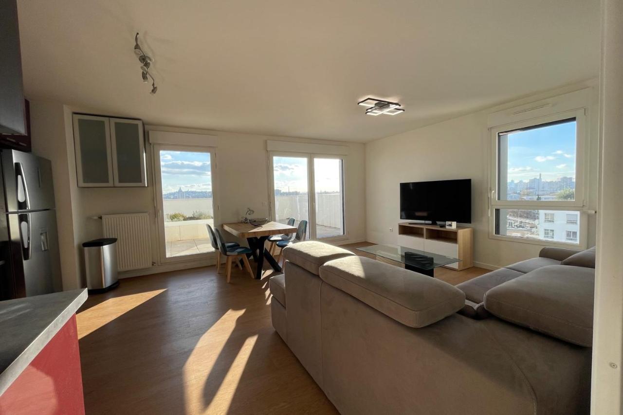 Spacious flat with terrace - B&B