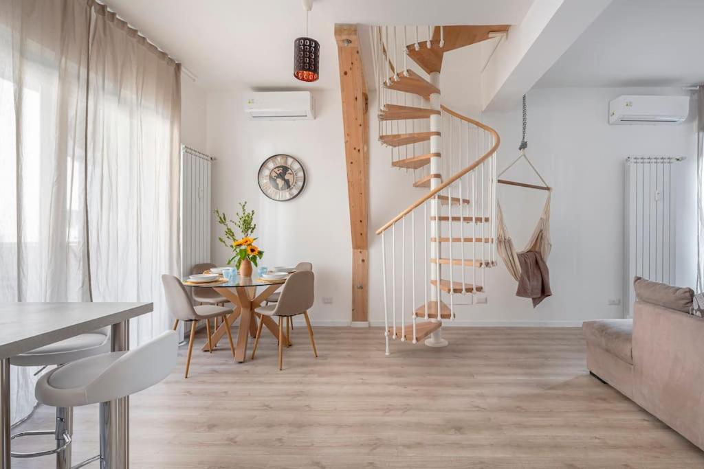 Cozy apartment 1 Min from new MM4 Argonne - Ferienwohnung Mailand