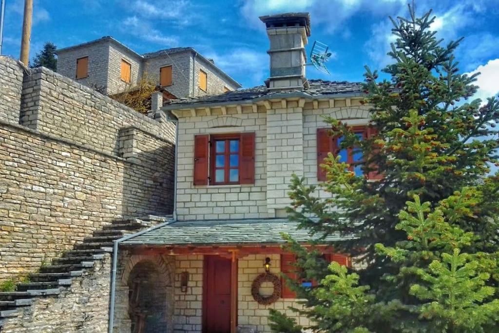 Βίτσα Πετρόκτιστο Αρχοντικό "Ιόλη" με θέα Ζαγόρι - B&B Vitsa