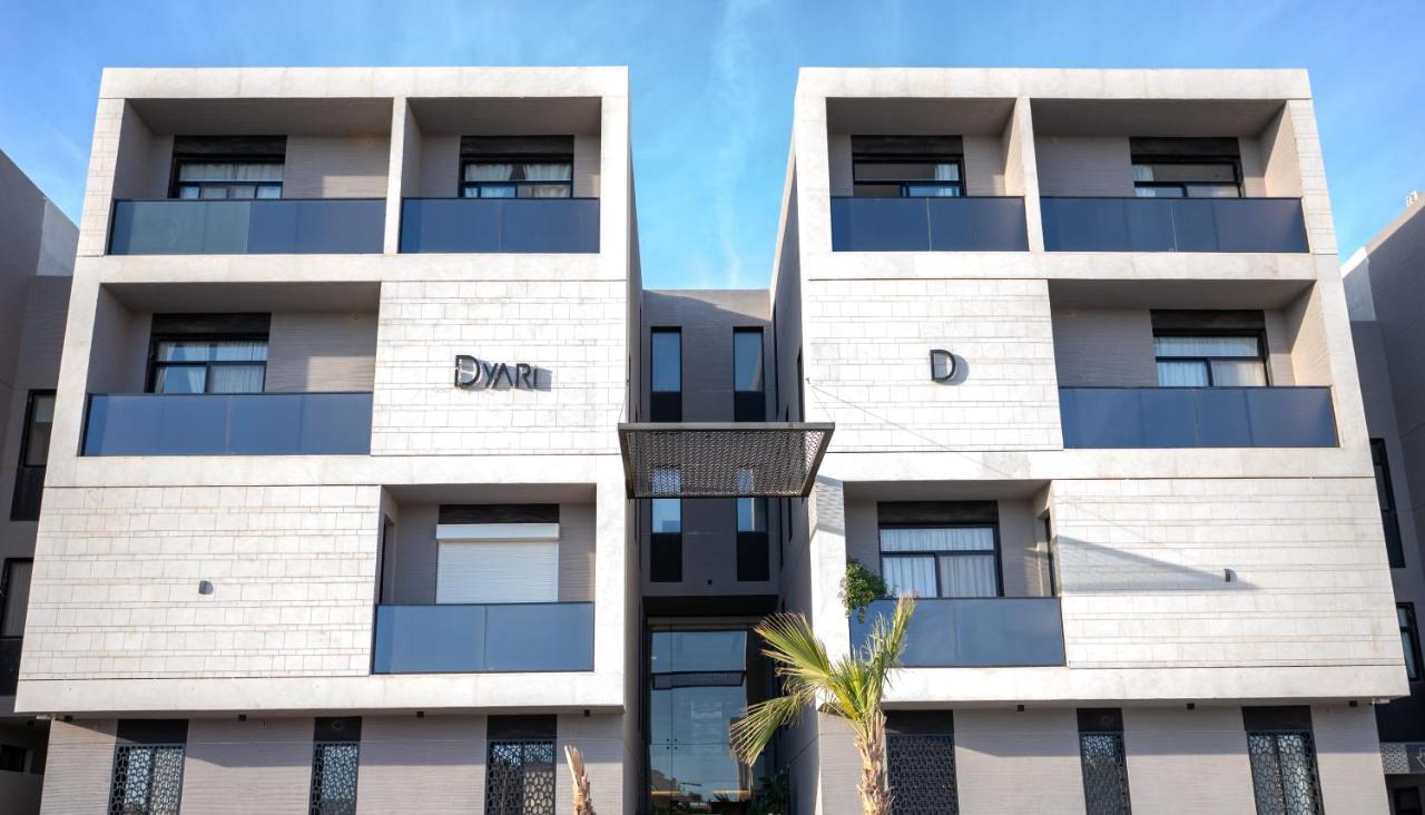 Luxury Apartment 3 Bedroom & Rooftop, Irqah Riyadh - Chambres d’hôtes