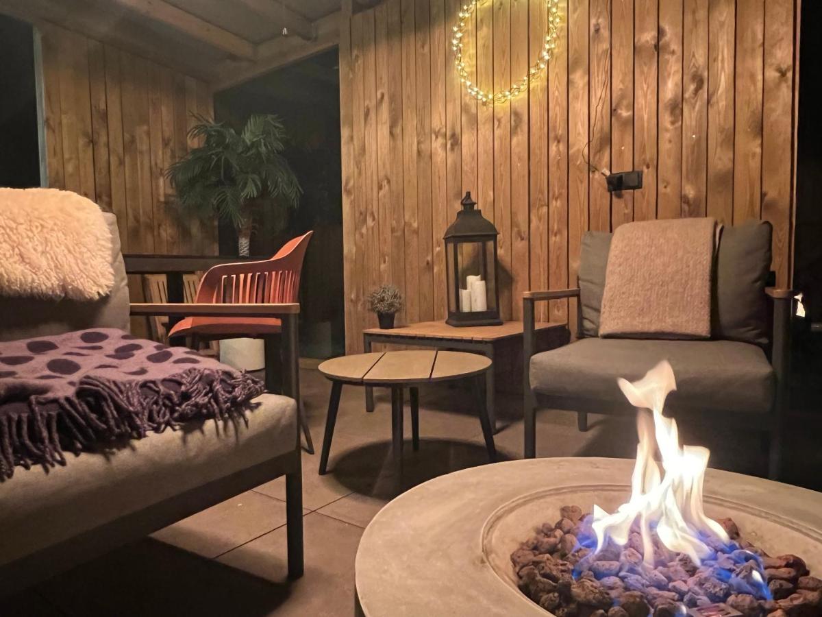 Cabin Eyja Mörk w Hot tub & Aurora Igloo - Ferienwohnung Hvolsvöllur