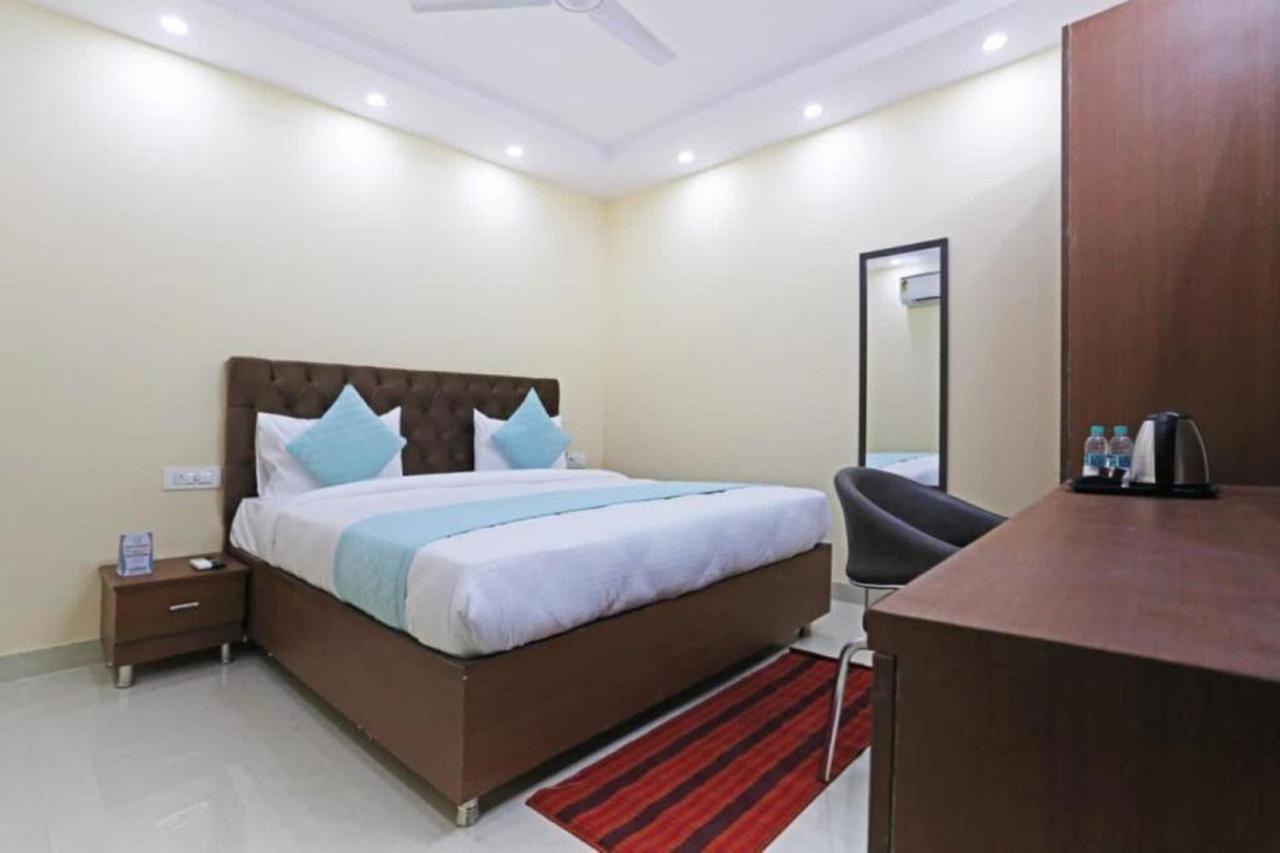 B&B Nueva Delhi - Hotel Mannat at Paschim Vihar - Bed and Breakfast Nueva Delhi